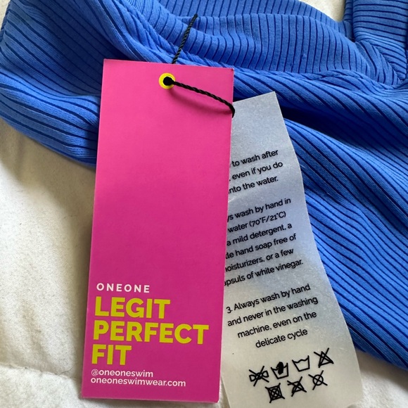 ONE ONE bottoms & scrunchie - Picture 4 of 4